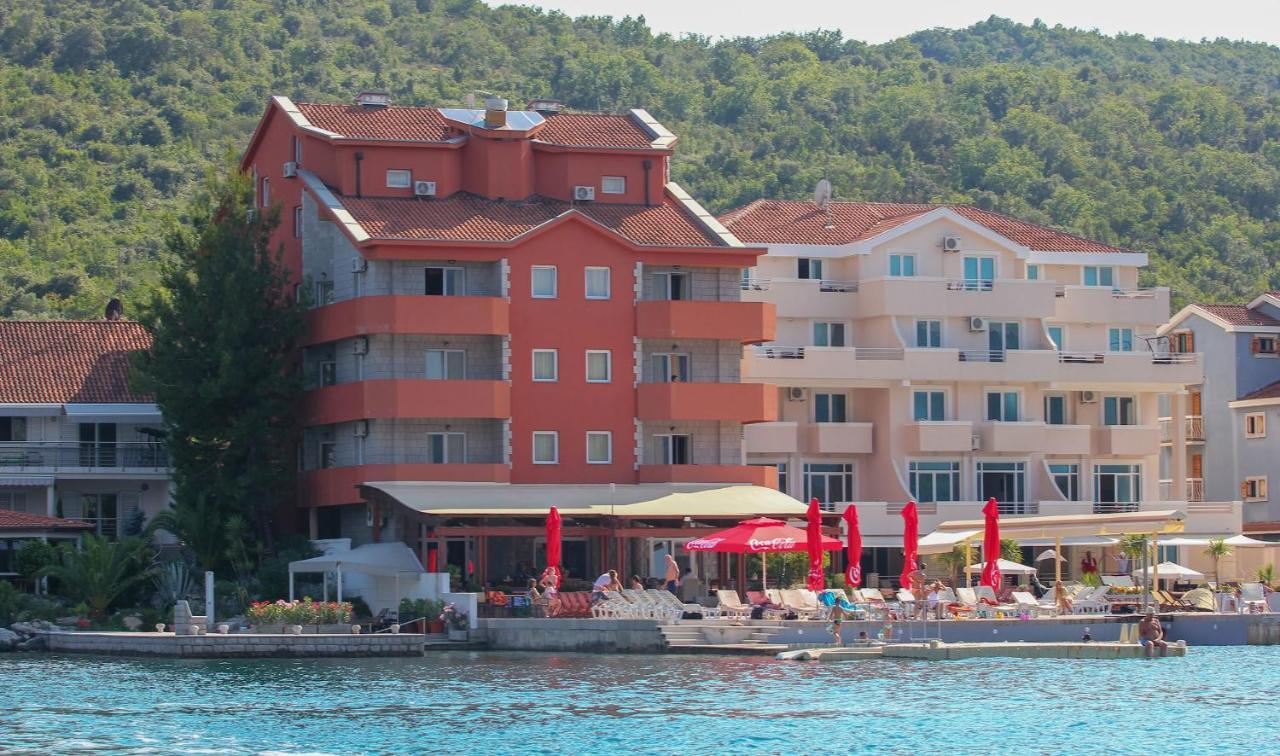 Apart Hotel Samardzic Tivat Ngoại thất bức ảnh