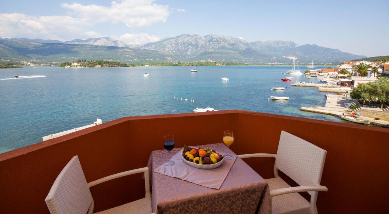 Apart Hotel Samardzic Tivat Ngoại thất bức ảnh