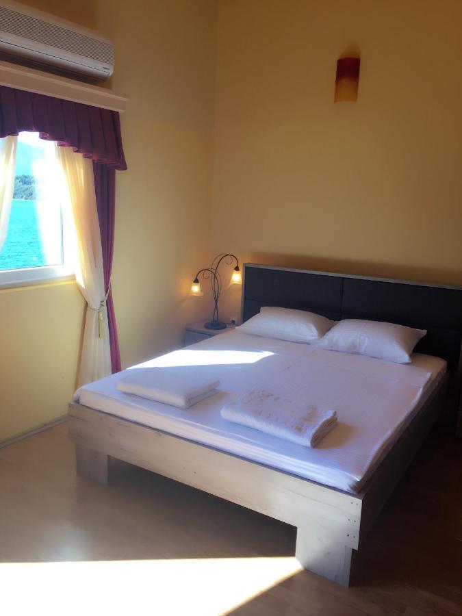 Apart Hotel Samardzic Tivat Ngoại thất bức ảnh