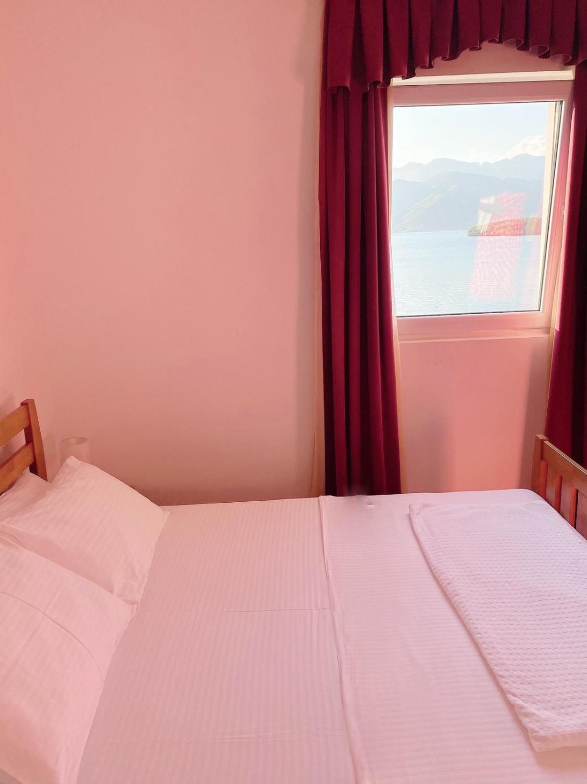Apart Hotel Samardzic Tivat Ngoại thất bức ảnh